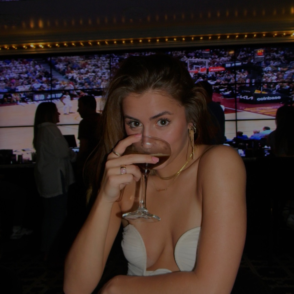 Meet your Posher, Alyssa